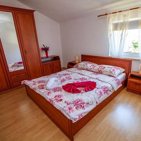 Villa Anita Пула Екстер'єр фото